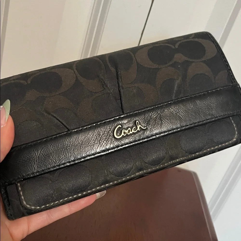 Coach Vintage Ashley Trifold Wallet Black Signature Logo Canvas Leather